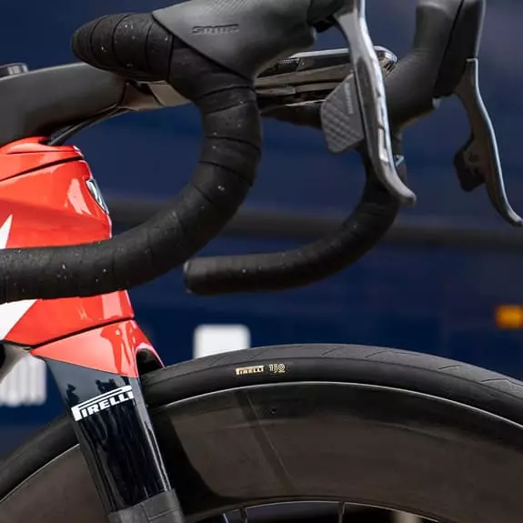 Copertoncino Pirelli P ZERO Race 150 Anniversary 5 Copertoncino Pirelli P ZERO Race 150 Anniversary - immagine 3