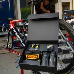 Copertoncino Pirelli P ZERO Race 150 Anniversary 12 Copertoncino Pirelli P ZERO Race 150 Anniversary -Vendite Corone Bicicletta abc dscf2496 1 1